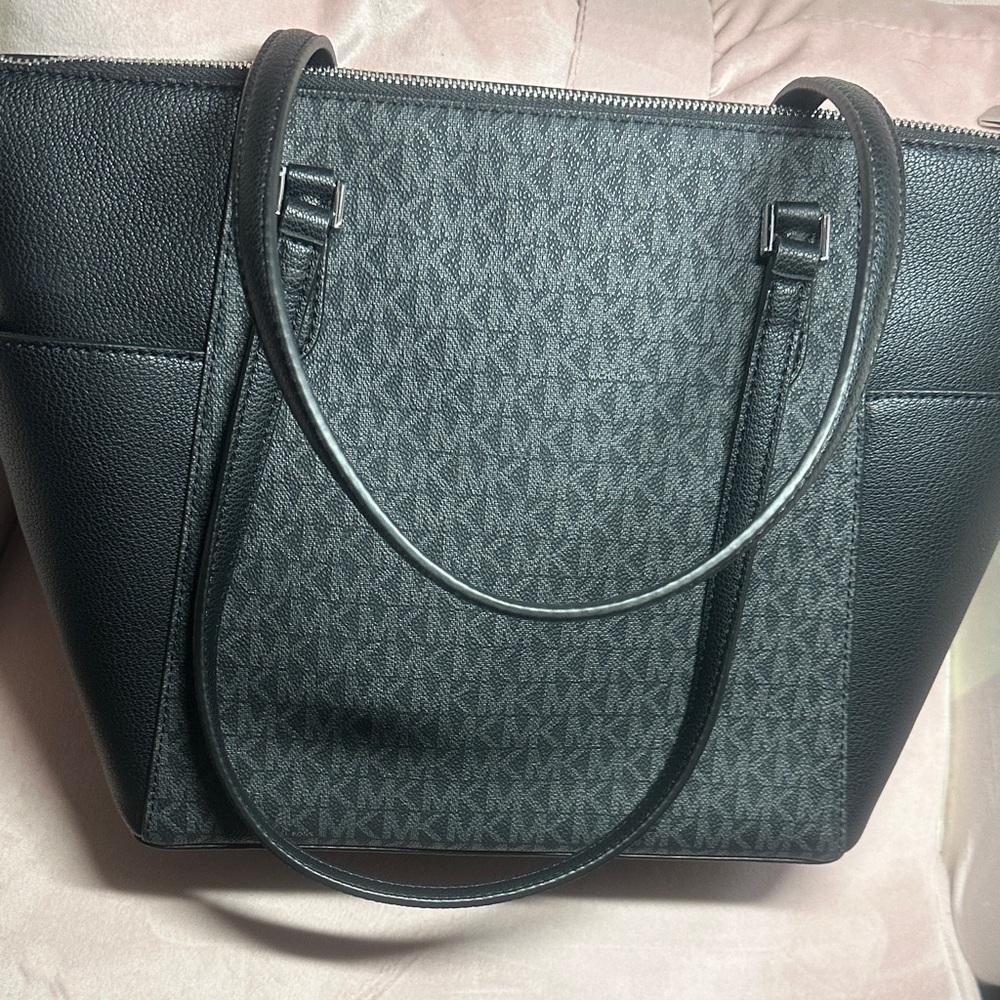 NWT Michael Kors Black Tote Bag - Picture 3 of 8